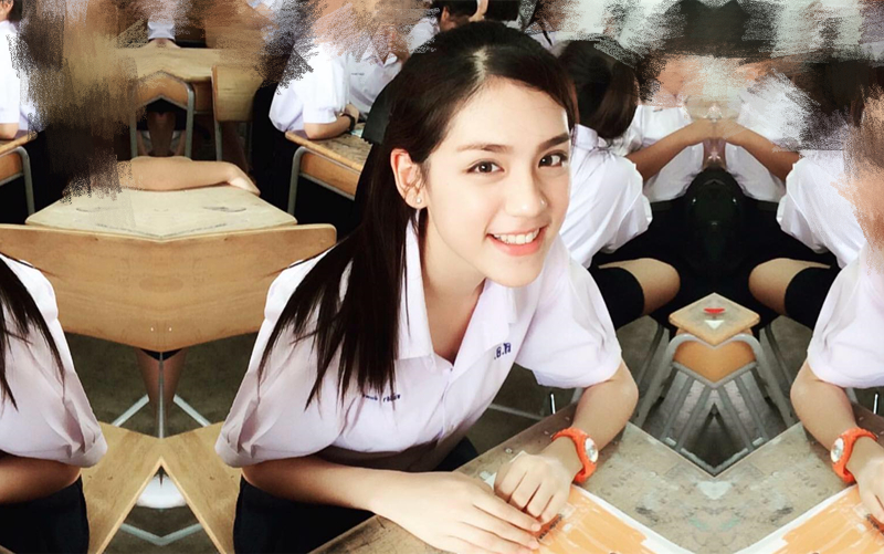 泰国校花惨遭潜规则 被老师射了一嘴